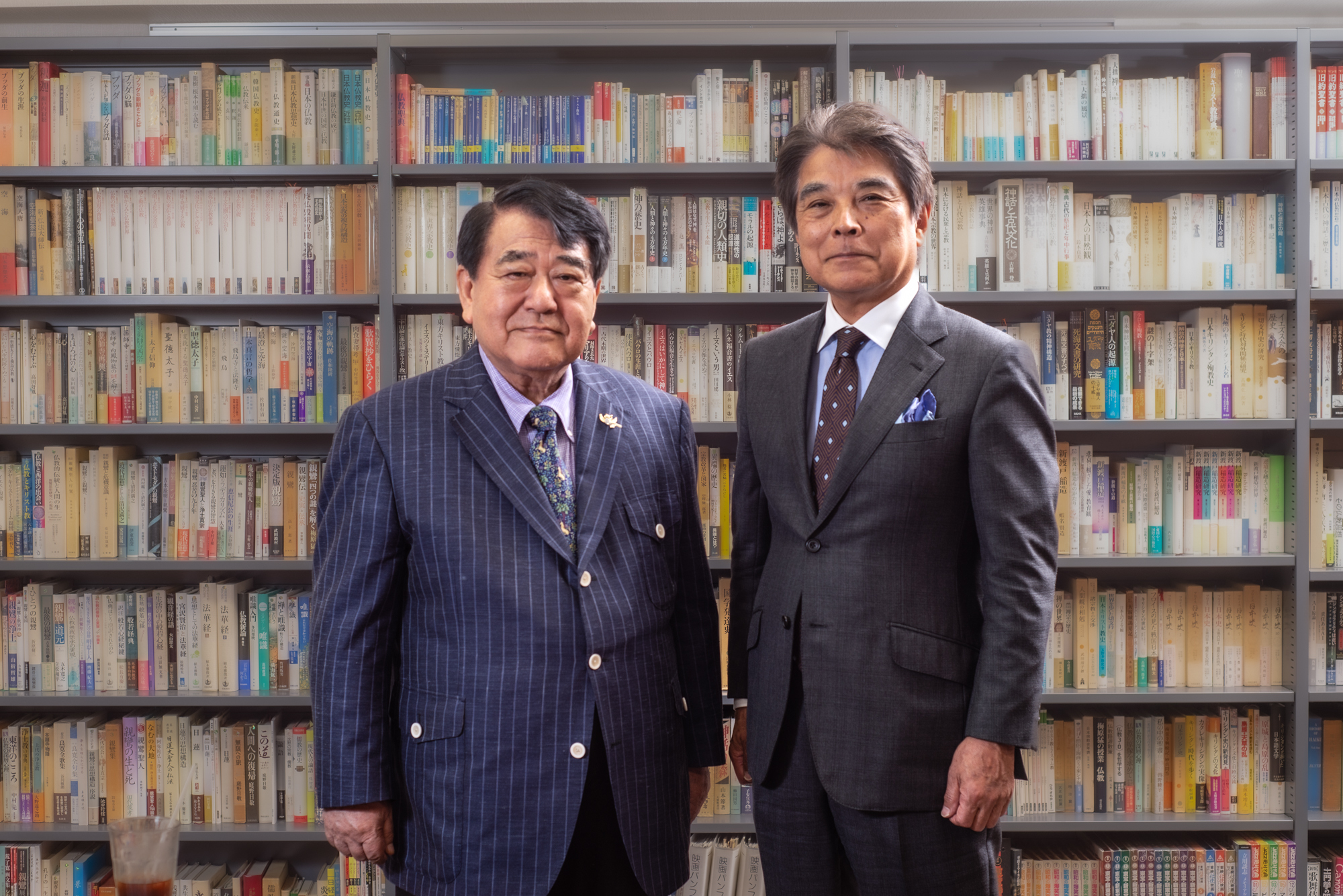 (左)寺島 実郎 (右)岡田 正志